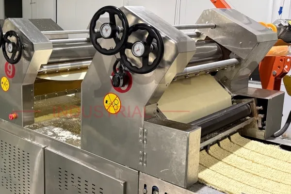 Máquina de rodillo de masa de fideos industrial y máquina formadora de ondas