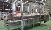 Automatic continuous fryer for crunchy cheetos
