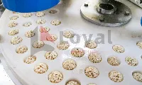 Flow wrapping machine entry